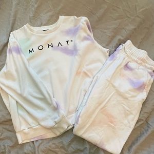MONAT CLOUD DYE SWEATSHIRT & SWEATPANTS
